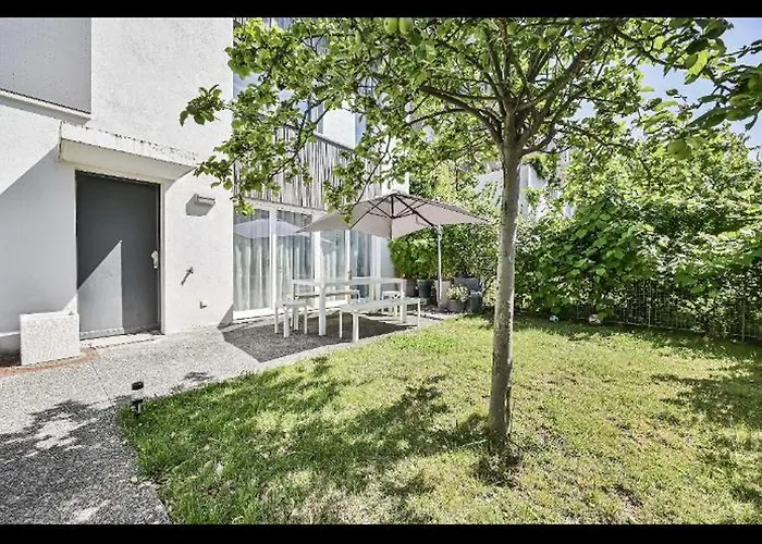 Sejournez A La Maison Du Bonheur, Chambre Cosy Dans Une Maison Familiale A 2 Pas De Paris, Parking Prive Possible Moyennant Des Frais