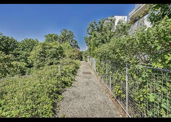 Sejournez A La Maison Du Bonheur, Chambre Cosy Dans Une Maison Familiale A 2 Pas De Paris, Parking Prive Possible Moyennant Des Frais